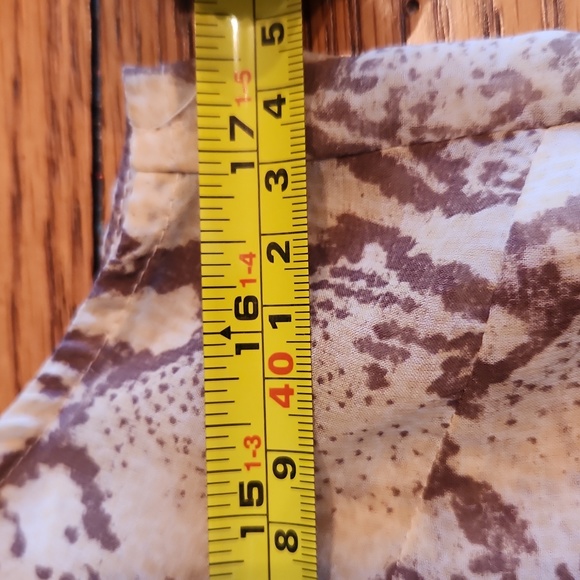 18. H&M, Women's Top, Size 4, Cream and tan, Great condition - Picture 5 of 8